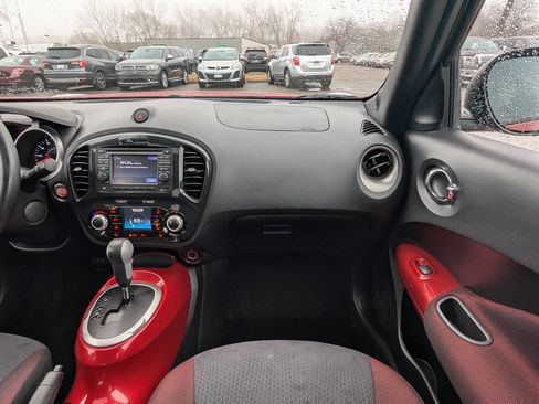 Used 2013 Nissan Juke SV image 18