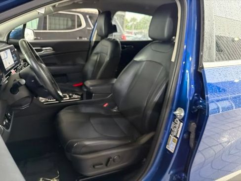 Used 2023 Kia Sportage EX FWD image 13