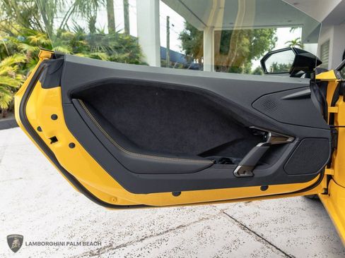 Used 2026 Lamborghini Temerario AWD/4WD image 31
