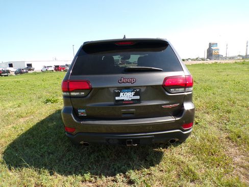 Used 2021 Jeep Grand Cherokee Trailhawk AWD/4WD image 6