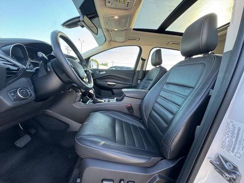 Used 2018 Ford Escape Titanium AWD/4WD image 16