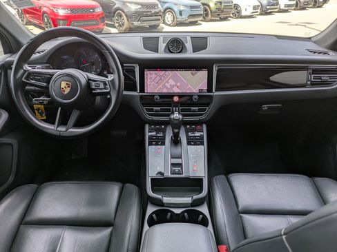 Used 2024 Porsche Macan AWD/4WD image 28