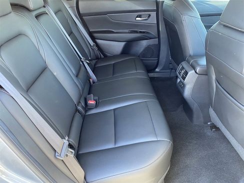 Certified 2025 Nissan Murano SV image 11