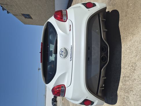 Used 2016 Hyundai Veloster Turbo w/ Option Group 04 FWD image 4