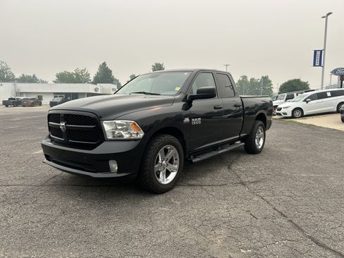 Used 2017 RAM 1500 Express AWD/4WD image 8