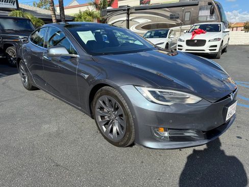 Used 2018 Tesla Model S 100D image 1