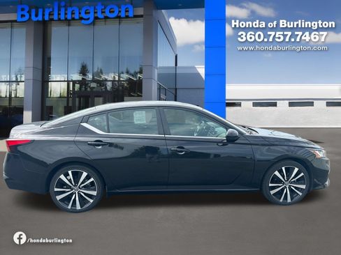Used 2022 Nissan Altima 2.5 SR FWD image 6