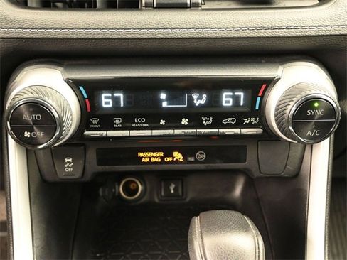 Used 2022 Toyota RAV4 LE image 13