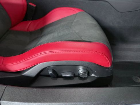 Used 2021 Chevrolet Corvette Stingray Premium Cpe w/ Z51 Performance Package image 23