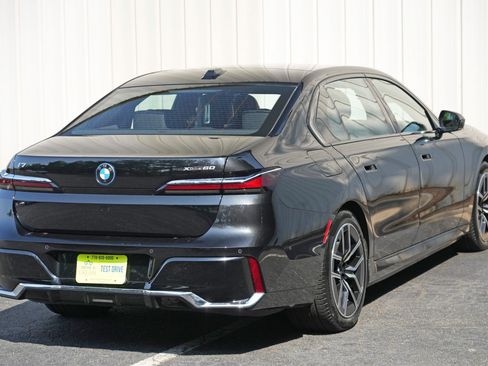 Used 2023 BMW i7 xDrive60 w/ Executive Package 2 AWD/4WD image 73