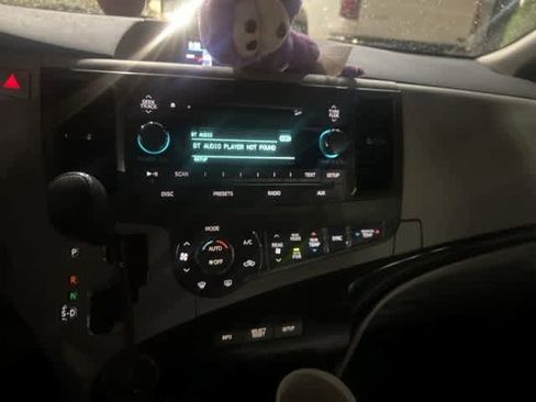 Used 2014 Toyota Sienna LE image 6