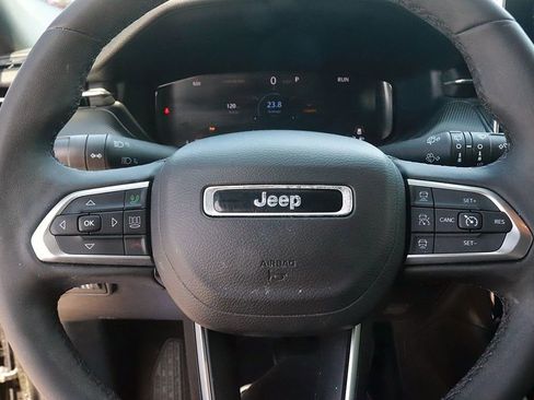 Used 2025 Jeep Compass Limited w/ High Altitude Package image 19