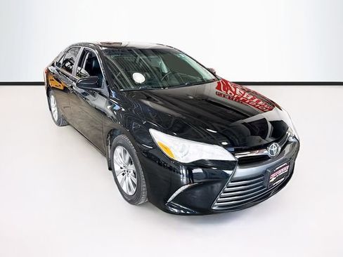 Used 2015 Toyota Camry XLE image 3