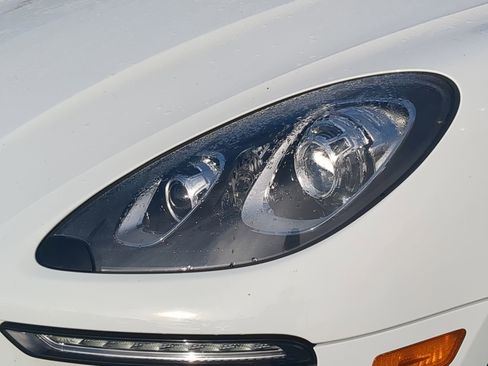 Used 2018 Porsche Macan image 36