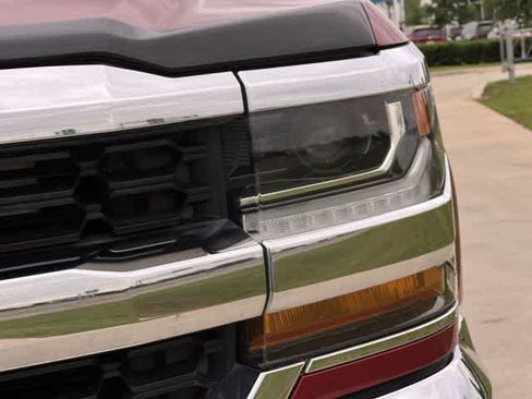 Used 2018 Chevrolet Silverado 1500 LT w/ Texas Edition AWD/4WD image 24