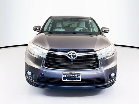 Used 2016 Toyota Highlander Plus AWD/4WD image 2