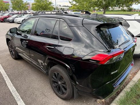 Certified 2022 Toyota RAV4 SE w/ Convenience Package AWD/4WD image 3