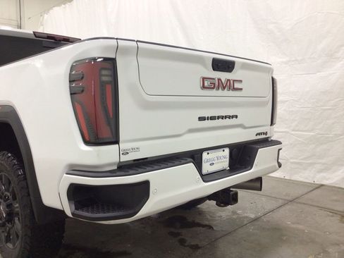 Used 2024 GMC Sierra 2500 AT4 w/ AT4 Premium Plus Package image 22