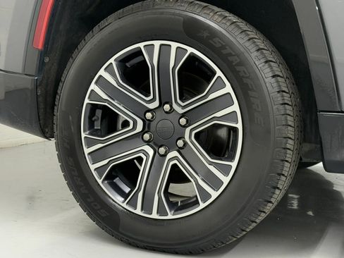 Used 2024 Jeep Wagoneer Series II w/ Flexible Seating Group image 57