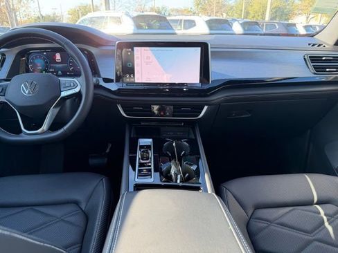 New 2026 Volkswagen Atlas Cross Sport SE FWD image 9