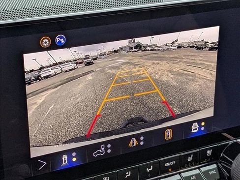 Used 2025 Chevrolet Colorado ZR2 w/ Technology Package image 13