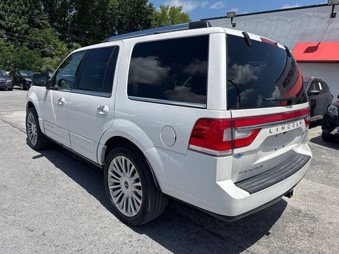 Used 2017 Lincoln Navigator Reserve AWD/4WD image 4