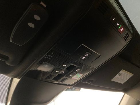 Used 2023 Volkswagen Tiguan SEL R-Line image 29