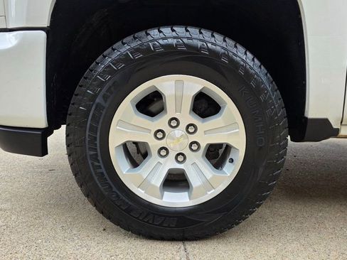 Used 2018 Chevrolet Silverado 1500 LT w/ All Star Edition image 37