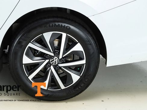 Used 2023 Volkswagen Jetta S image 6