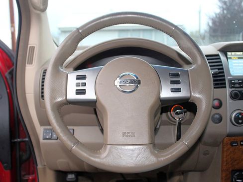 Used 2006 Nissan Pathfinder LE w/ (U01) LE Navigation Pkg image 12