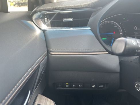 Used 2021 Toyota Venza Limited w/ Advanced Technology Package AWD/4WD image 18