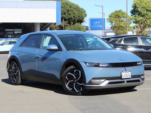 Used 2023 Hyundai Ioniq 5 SE image 1