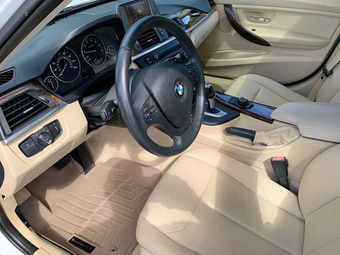 Used 2014 BMW 320i xDrive Sedan AWD/4WD image 10