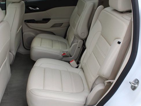 Used 2022 GMC Acadia Denali w/ Denali Ultimate Package AWD/4WD image 23
