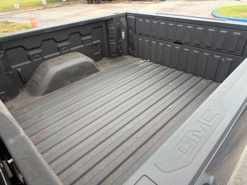 Used 2021 GMC Sierra 1500 Denali w/ Technology Package AWD/4WD image 8