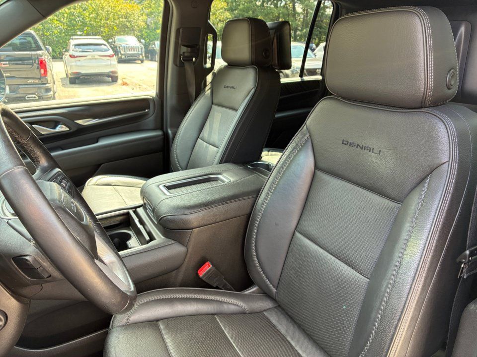Used 2021 GMC Yukon XL Denali w/ Denali Premium Package AWD/4WD image 30