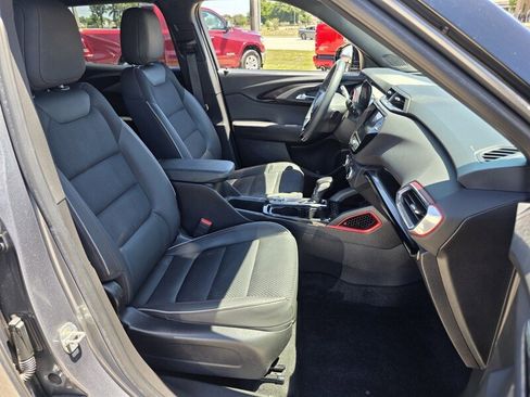 Used 2021 Chevrolet TrailBlazer RS w/ Technology Package FWD image 16