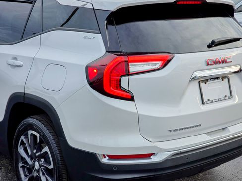 Used 2022 GMC Terrain SLT w/ Infotainment Package II image 21