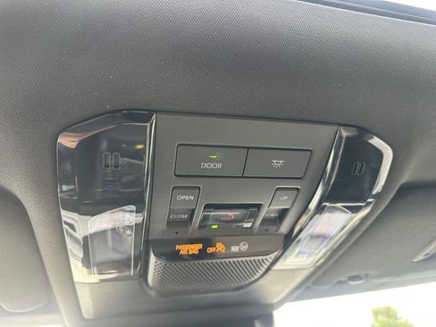 Used 2025 Lexus GX 550 AWD/4WD image 38
