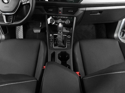 Used 2019 Volkswagen Jetta SE FWD image 16