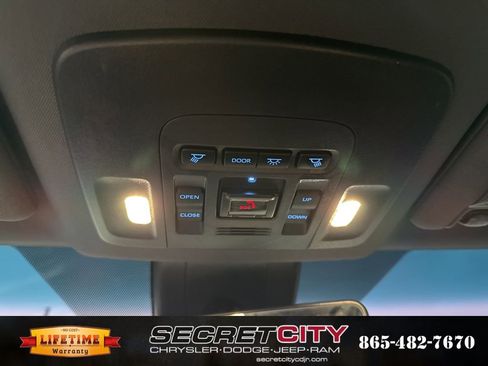 Used 2021 Toyota Avalon TRD image 31