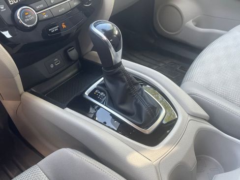 Used 2022 Nissan Rogue Sport SV FWD image 23