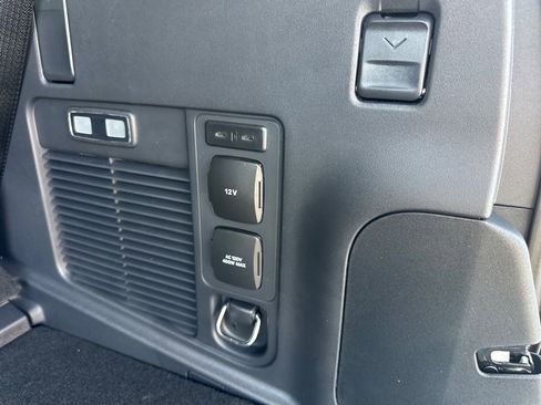 New 2025 Ford Expedition Active image 39