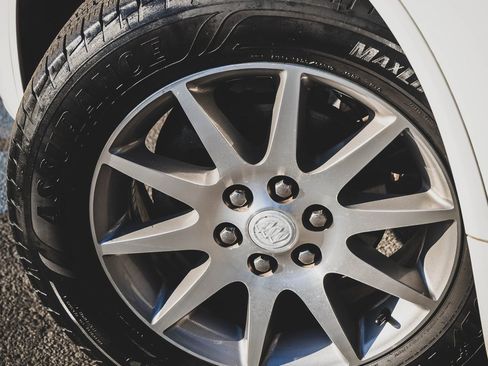 Used 2016 Buick Enclave Leather image 4