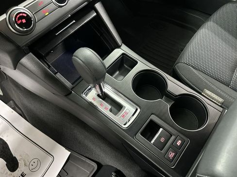 Used 2019 Subaru Outback 2.5i image 17