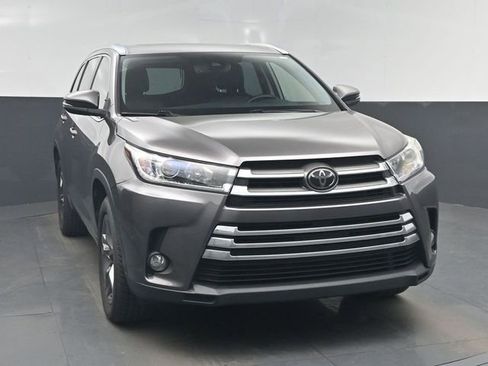 Used 2018 Toyota Highlander Limited image 21