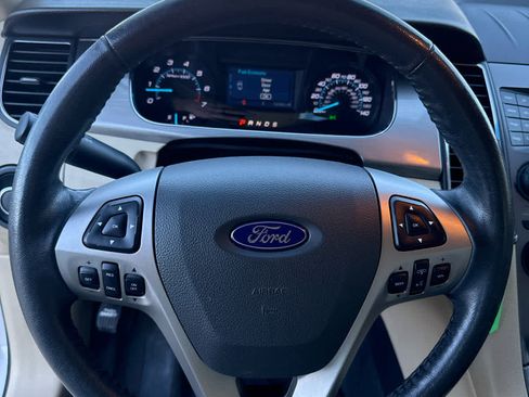 Used 2014 Ford Taurus SEL image 15