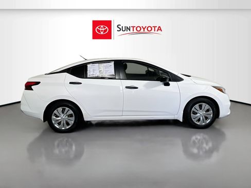 Used 2020 Nissan Versa S image 2