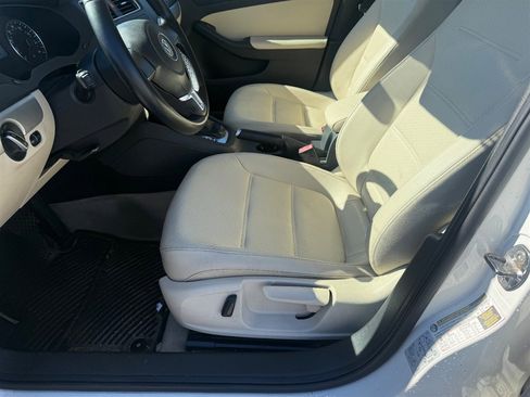 Used 2013 Volkswagen Jetta SE image 10