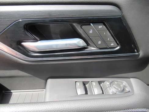 Used 2025 GMC Yukon Denali AWD/4WD image 20
